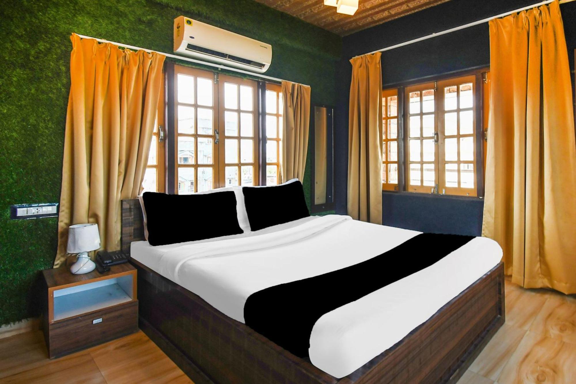 Super Hotel O Champasari Siliguri Formerly Four Fox Suits Panchanai Екстер'єр фото