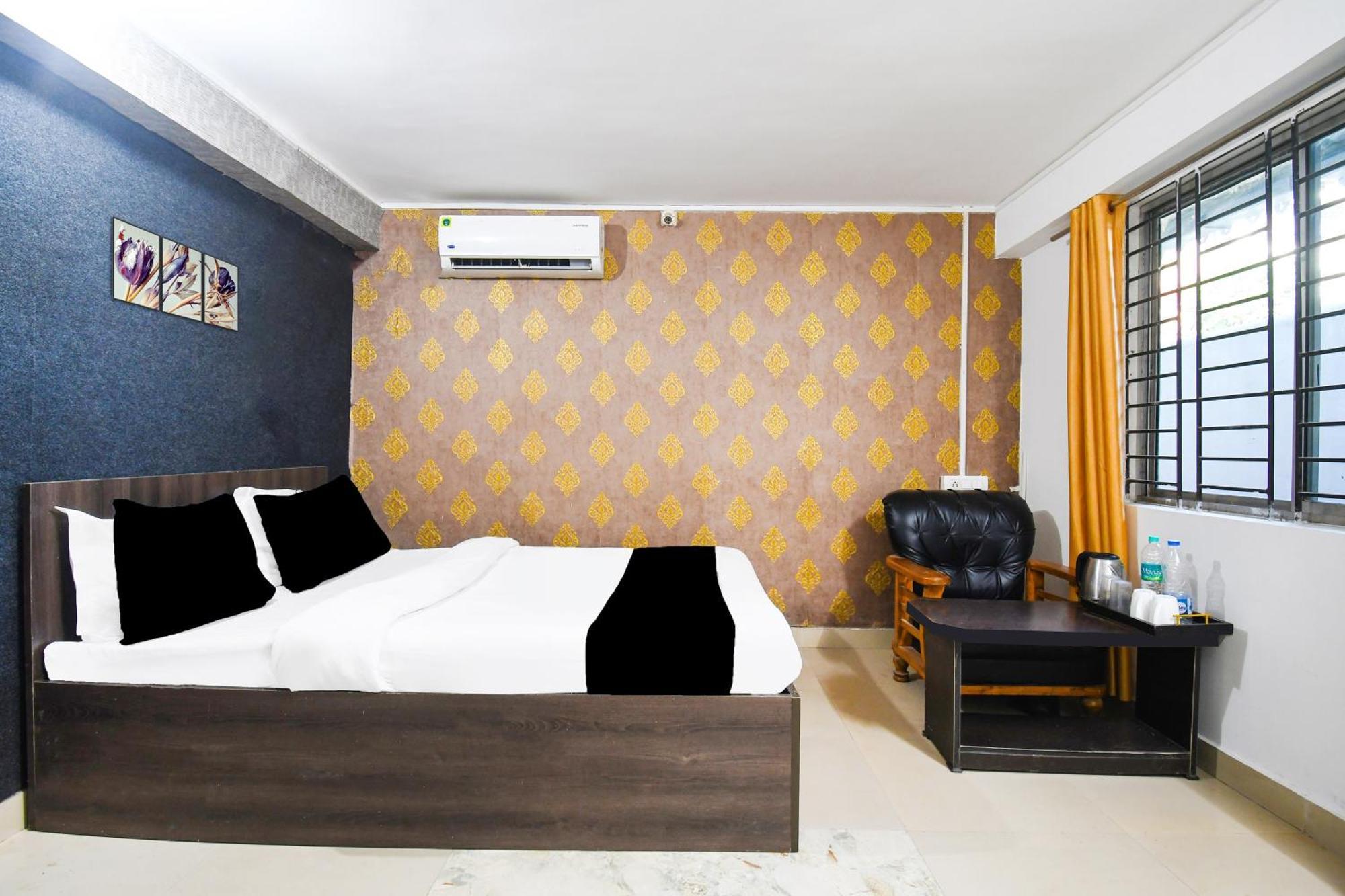 Super Hotel O Champasari Siliguri Formerly Four Fox Suits Panchanai Екстер'єр фото