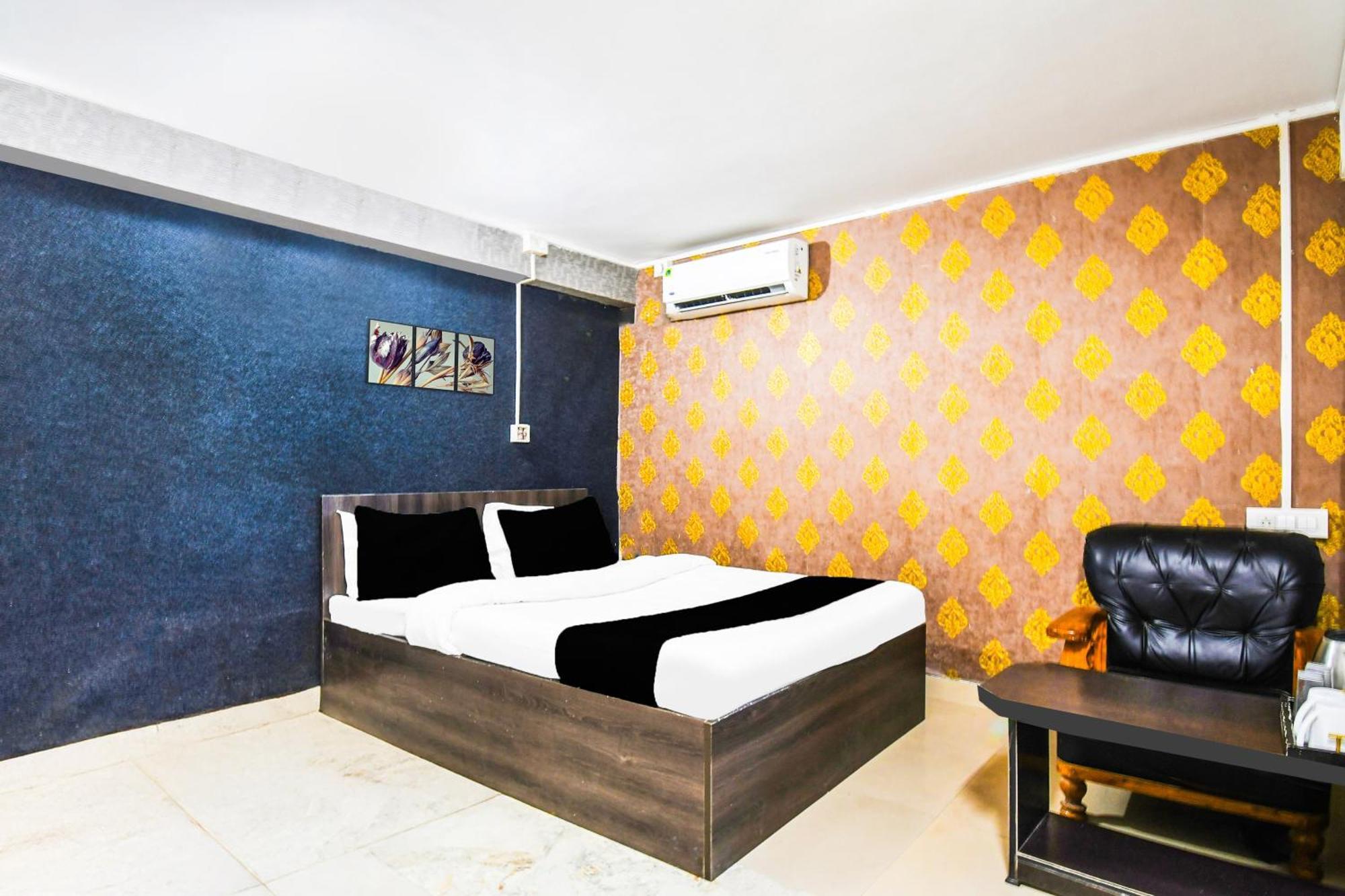 Super Hotel O Champasari Siliguri Formerly Four Fox Suits Panchanai Екстер'єр фото
