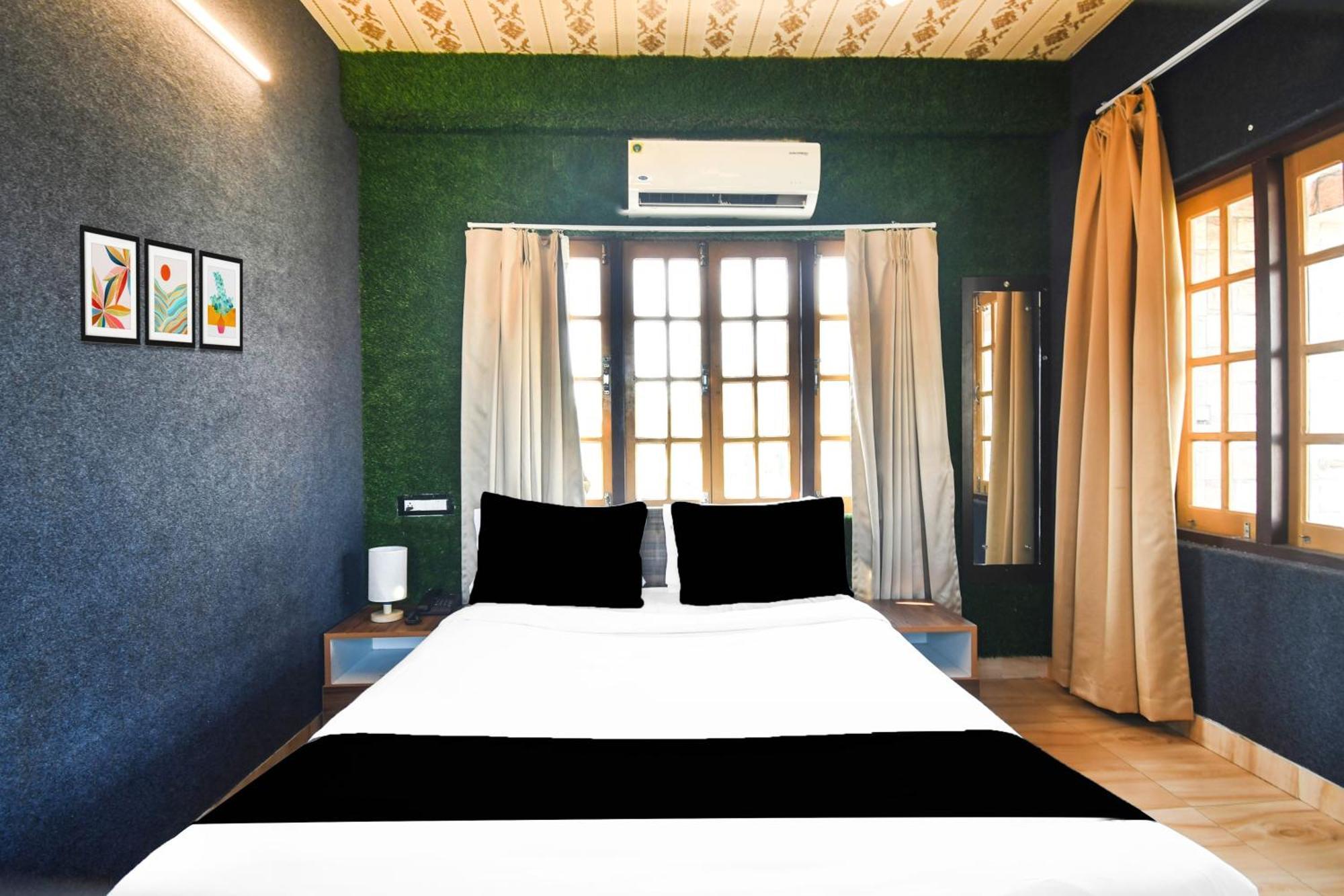 Super Hotel O Champasari Siliguri Formerly Four Fox Suits Panchanai Екстер'єр фото