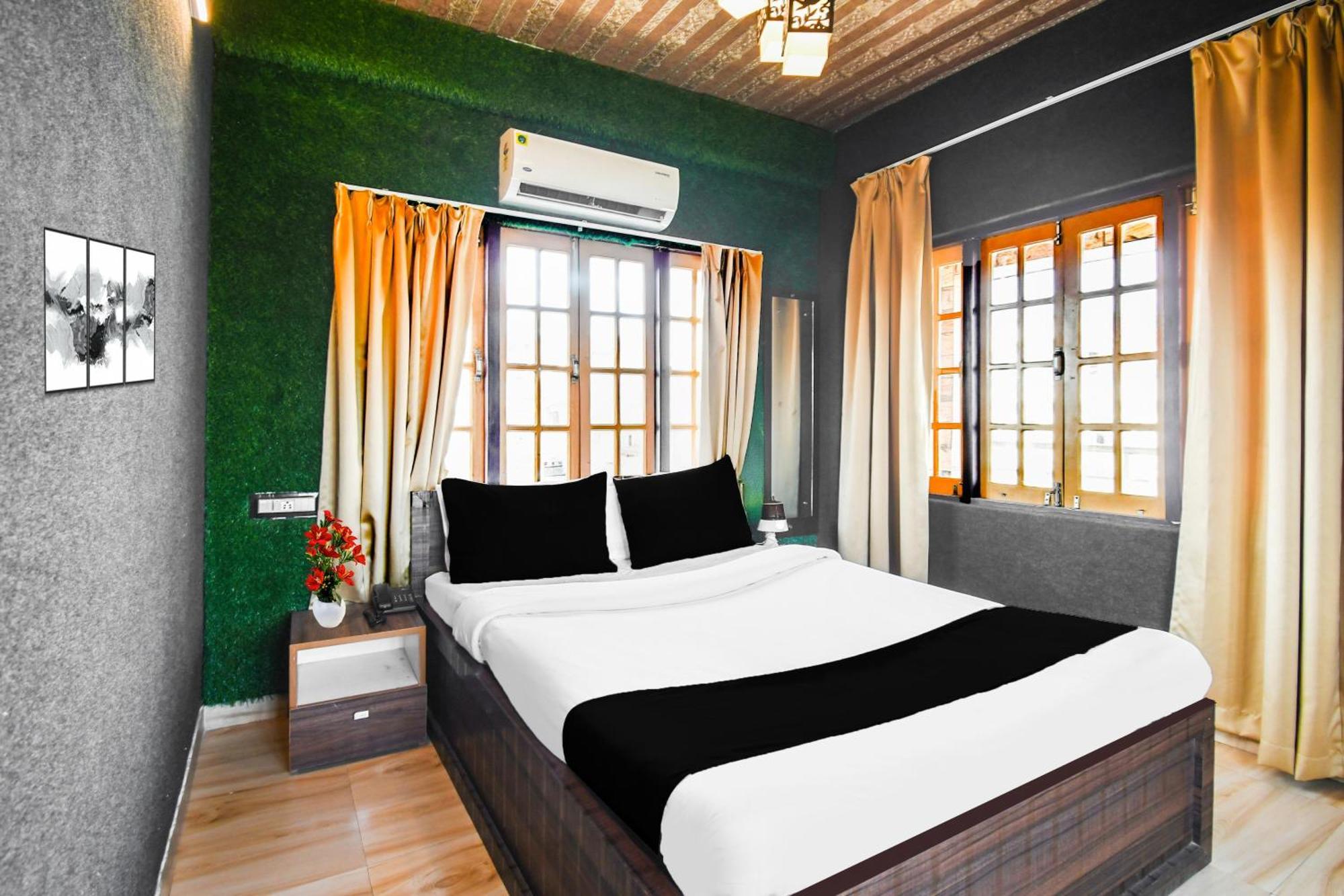 Super Hotel O Champasari Siliguri Formerly Four Fox Suits Panchanai Екстер'єр фото