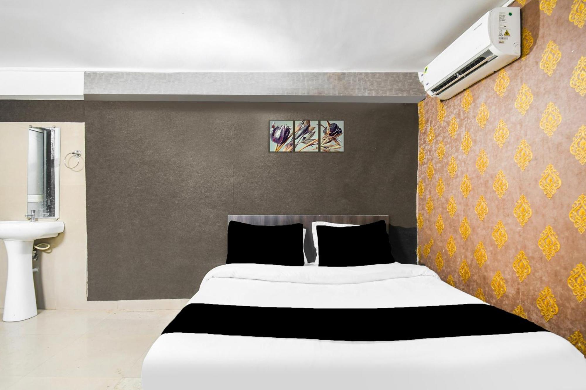 Super Hotel O Champasari Siliguri Formerly Four Fox Suits Panchanai Екстер'єр фото