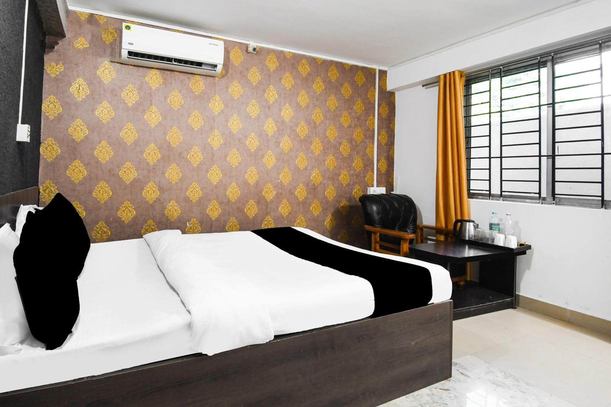 Super Hotel O Champasari Siliguri Formerly Four Fox Suits Panchanai Екстер'єр фото