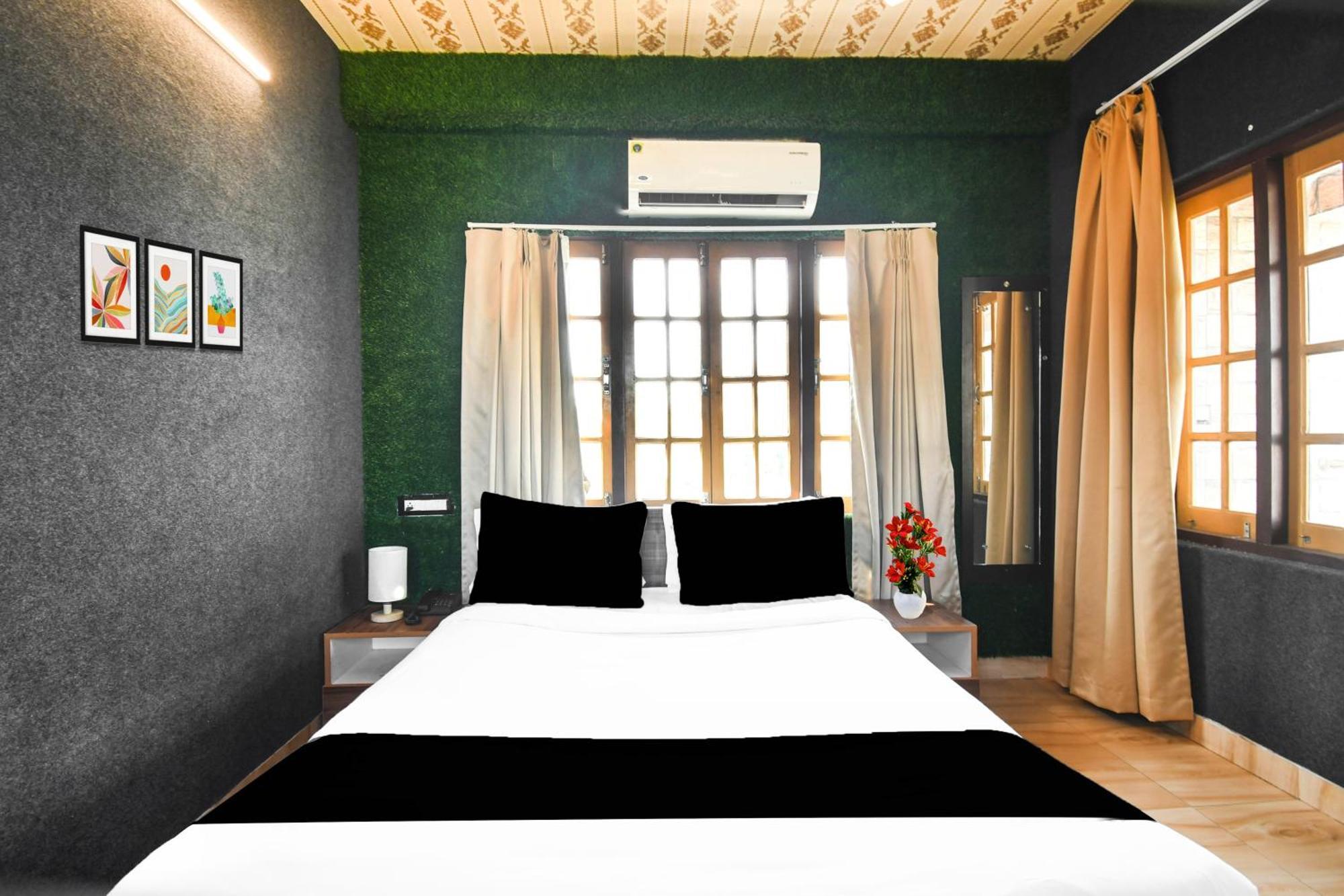 Super Hotel O Champasari Siliguri Formerly Four Fox Suits Panchanai Екстер'єр фото